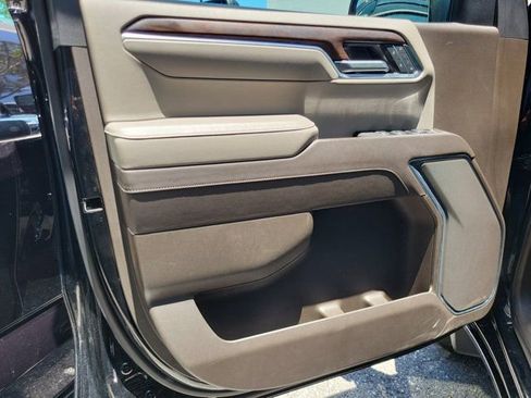 Used 2025 GMC Sierra 1500 SLT RWD image 10