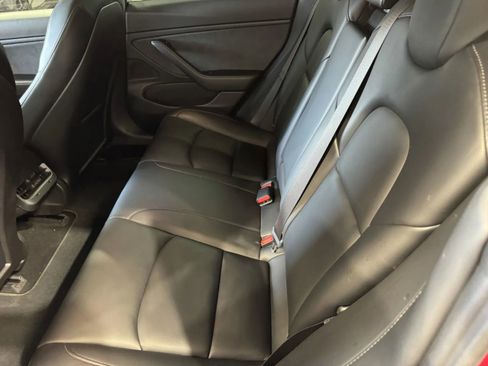 Used 2018 Tesla Model 3 Mid Range image 9