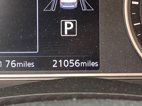 Used 2025 Nissan Versa SV image 9