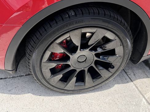 Used 2023 Tesla Model Y Long Range AWD/4WD image 22