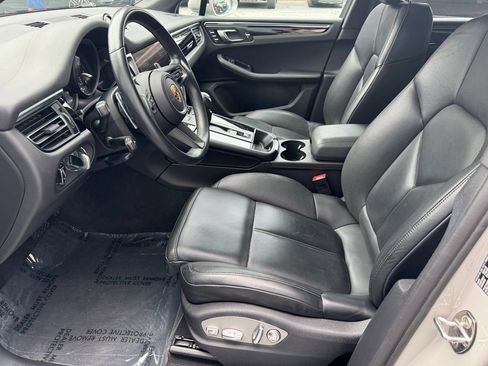 Used 2023 Porsche Macan AWD/4WD image 11