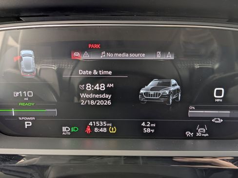 Used 2021 Audi e-tron Prestige w/ Prestige Package image 24