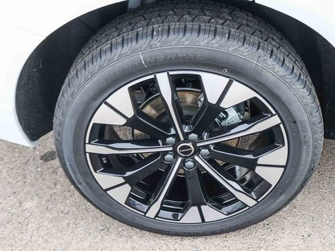 Used 2026 Volvo XC60 B5 Plus w/ Climate Package PRO AWD/4WD image 15