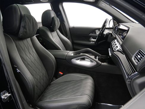 Used 2025 Mercedes-Benz Maybach GLS 600 4MATIC image 24