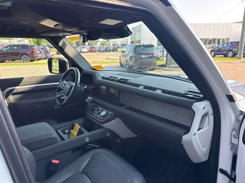Used 2023 Land Rover Defender 110 SE AWD/4WD image 13
