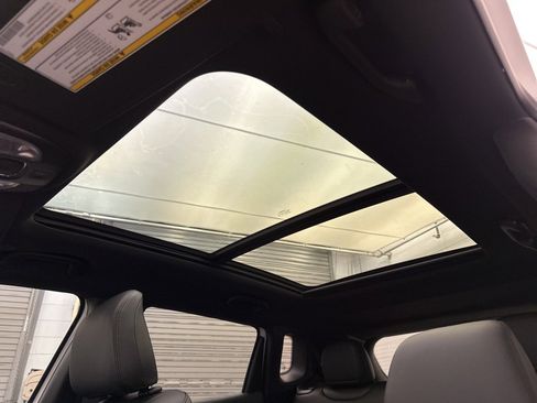 New 2025 Jeep Compass Latitude w/ Sun & Sound Group image 13