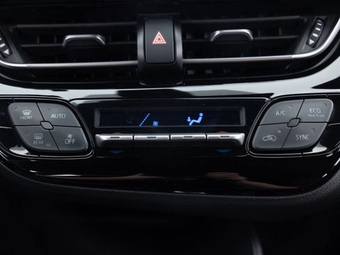 Used 2018 Toyota C-HR XLE image 33