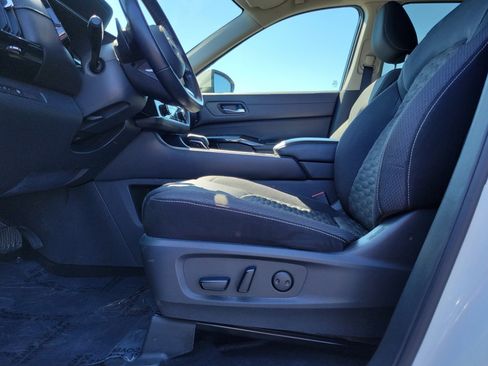 Certified 2022 Nissan Pathfinder SV image 16