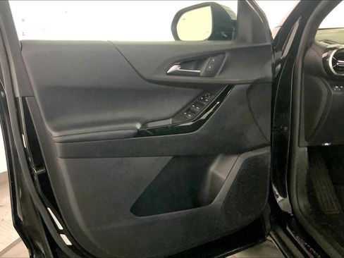 Used 2025 Chevrolet Equinox LT FWD image 25