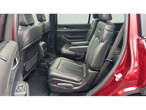 Used 2024 Jeep Grand Cherokee L Limited w/ Luxury Tech Group II image 13