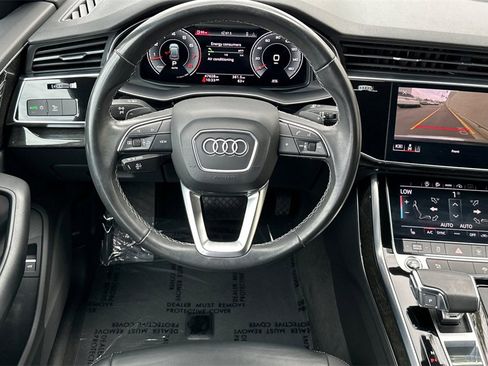 Used 2021 Audi Q8 Premium image 17