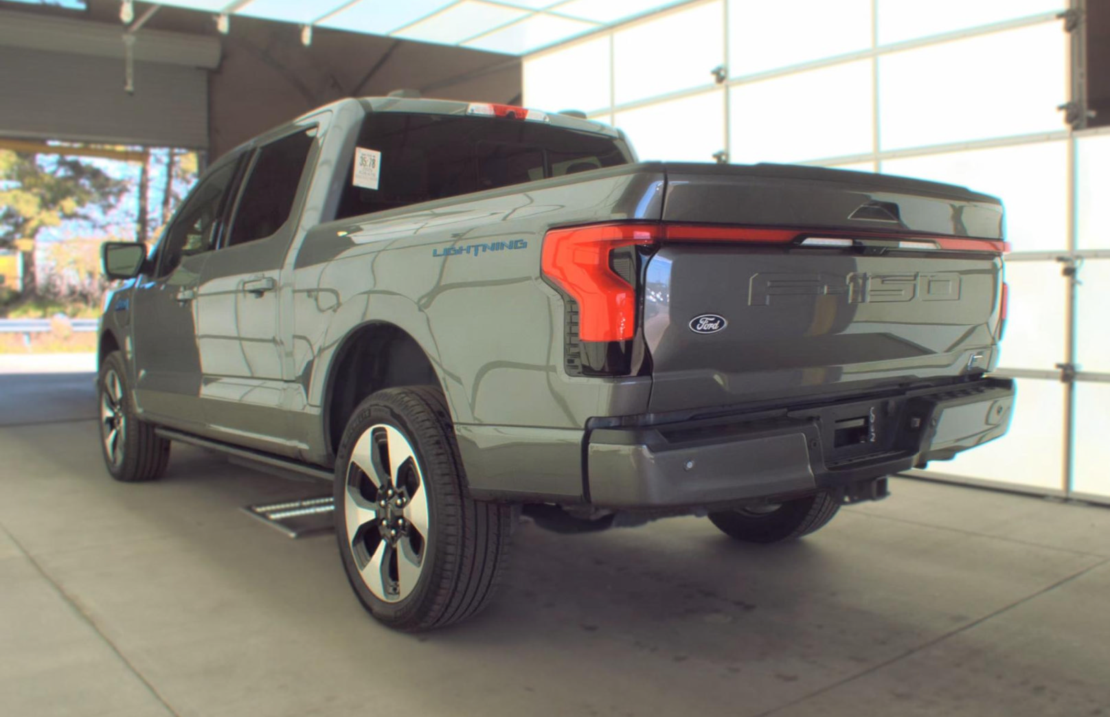 Used 2025 Ford F150 Lightning Platinum AWD/4WD image 7