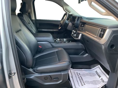 Used 2024 Ford Expedition XLT image 8