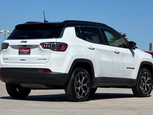 Used 2025 Jeep Compass Limited image 3