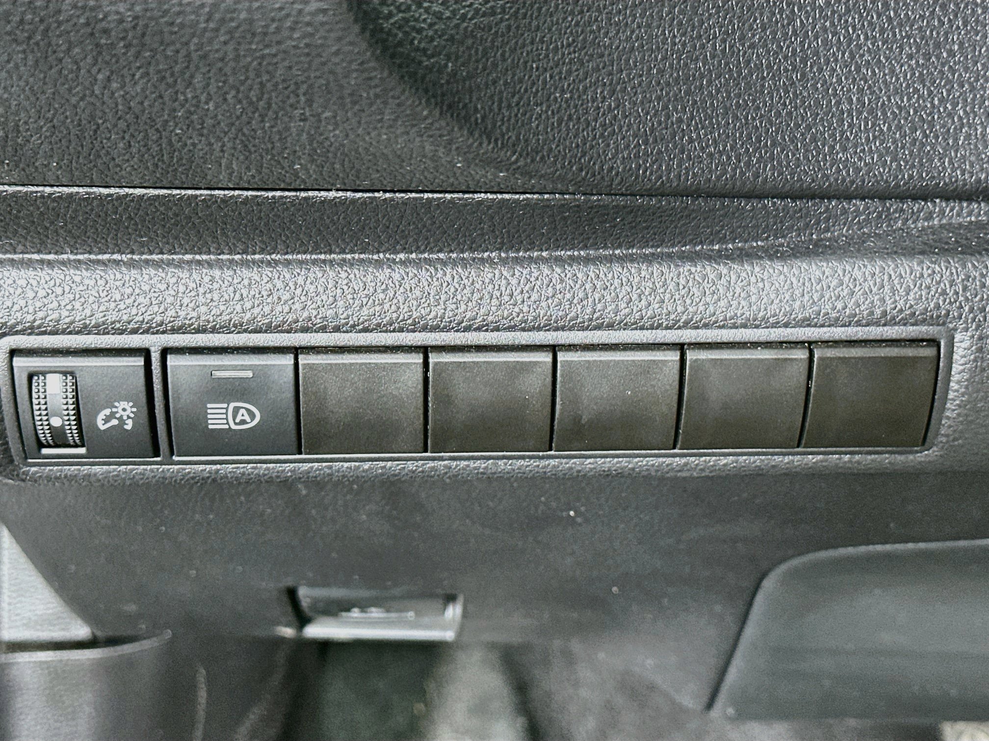 Used 2025 Toyota Corolla LE FWD image 16