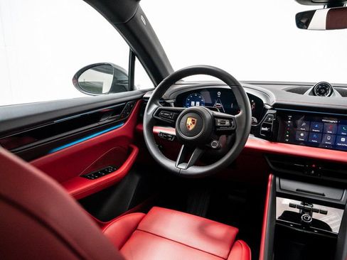 New 2026 Porsche Macan 4 Electric AWD/4WD image 23