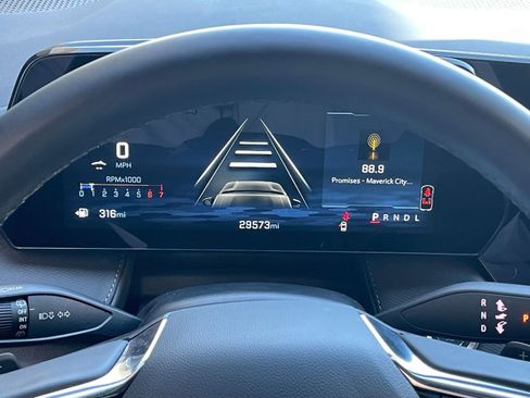 Used 2025 Chevrolet Equinox LT image 40