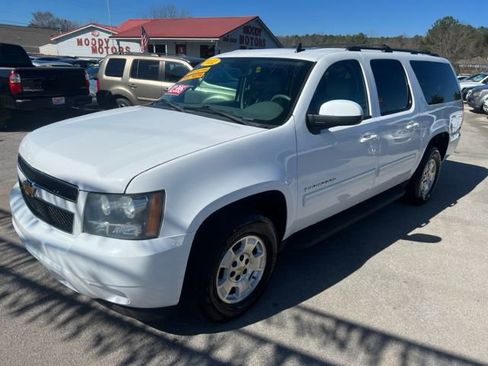Used 2012 Chevrolet Suburban LT image 2