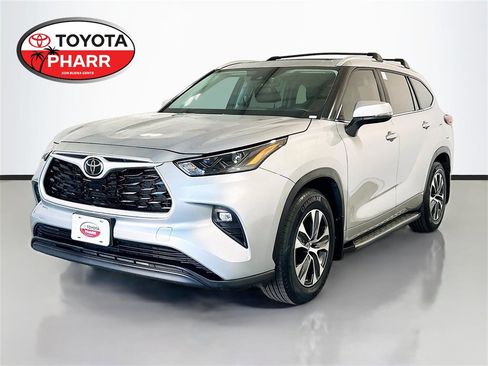 Used 2023 Toyota Highlander L image 1