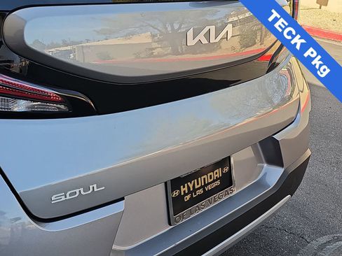 Used 2025 Kia Soul LX FWD image 11