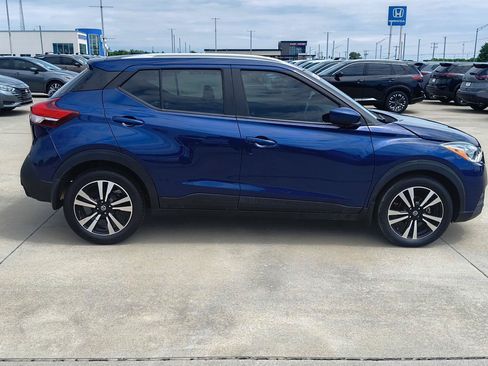 Used 2018 Nissan Kicks SV w/ Exterior Electronics Package FWD image 8