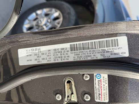 Used 2019 RAM 2500 Laramie image 33