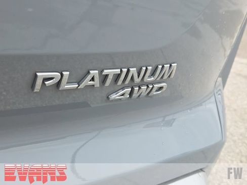 Used 2023 Nissan Pathfinder Platinum AWD/4WD image 3