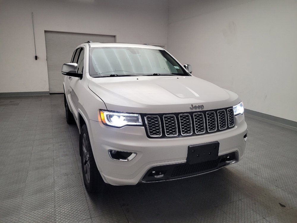 Used 2017 Jeep Grand Cherokee Overland AWD/4WD image 14