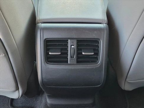 Used 2019 Honda Accord Touring image 17