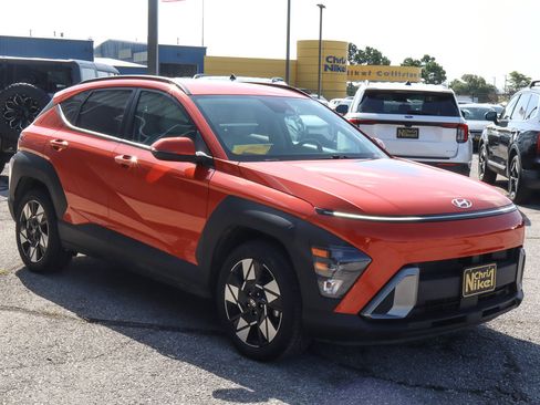 Used 2024 Hyundai Kona SEL FWD image 3