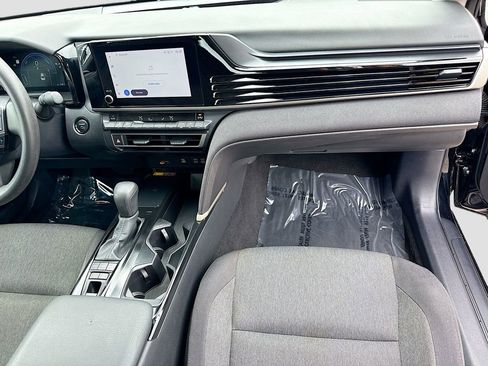 Used 2025 Toyota Camry LE image 16