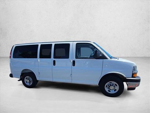 Used 2025 Chevrolet Express 2500 LT w/ LT Preferred Equipment Group RWD image 9