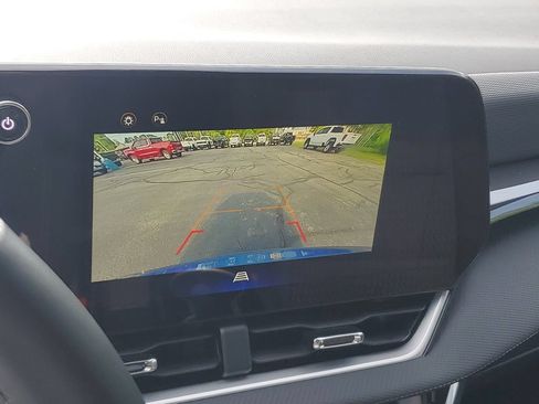 Used 2025 Chevrolet Equinox LT AWD/4WD image 23