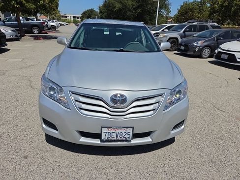 Used 2010 Toyota Camry LE FWD image 8