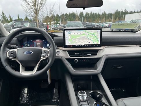 New 2026 Ford Explorer Active w/ Active Comfort Package AWD/4WD image 16