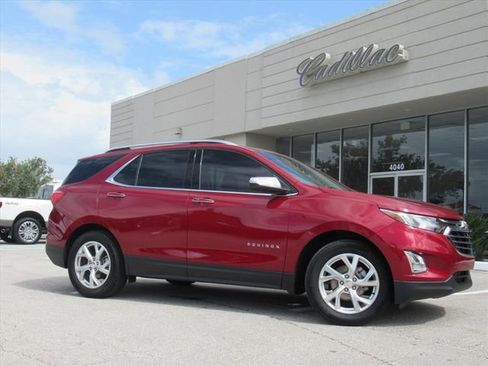 Used 2021 Chevrolet Equinox Premier image 2