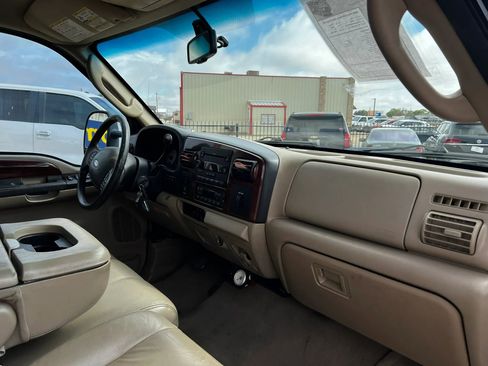 Used 2006 Ford F250 Lariat RWD image 13
