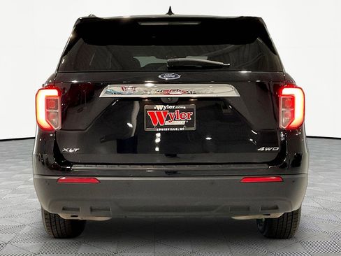 Used 2023 Ford Explorer XLT AWD/4WD image 5