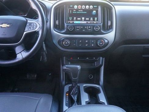 Used 2018 Chevrolet Colorado LT w/ LT Convenience Package image 32