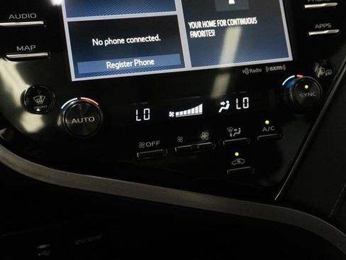 Used 2019 Toyota Camry XSE FWD image 9