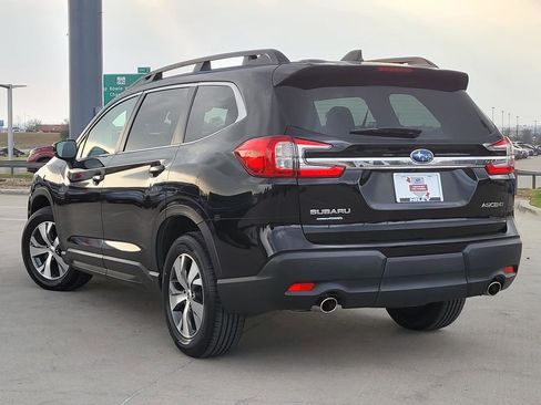 Used 2024 Subaru Ascent Premium w/ Convenience Package image 3