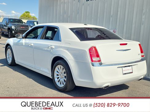 Used 2014 Chrysler 300 RWD image 5