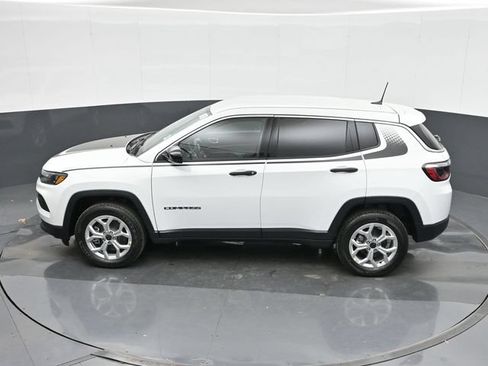 Used 2025 Jeep Compass Sport w/ Mopar Graphics Package AWD/4WD image 36