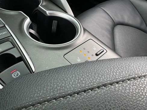 Used 2024 Toyota Camry XLE image 29