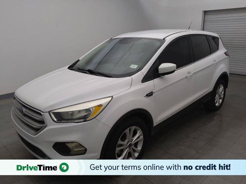 Used 2017 Ford Escape SE FWD image 1
