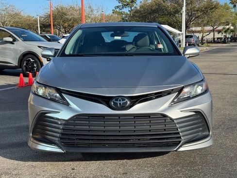 Used 2022 Toyota Camry LE image 6