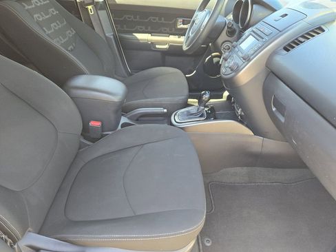 Used 2012 Kia Soul + w/ Audio Pkg FWD image 14