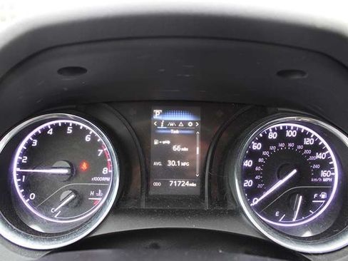 Used 2019 Toyota Camry LE FWD image 9