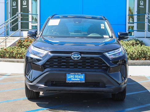 Used 2024 Toyota RAV4 LE AWD/4WD image 2