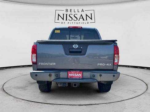 Used 2018 Nissan Frontier PRO-4X AWD/4WD image 4